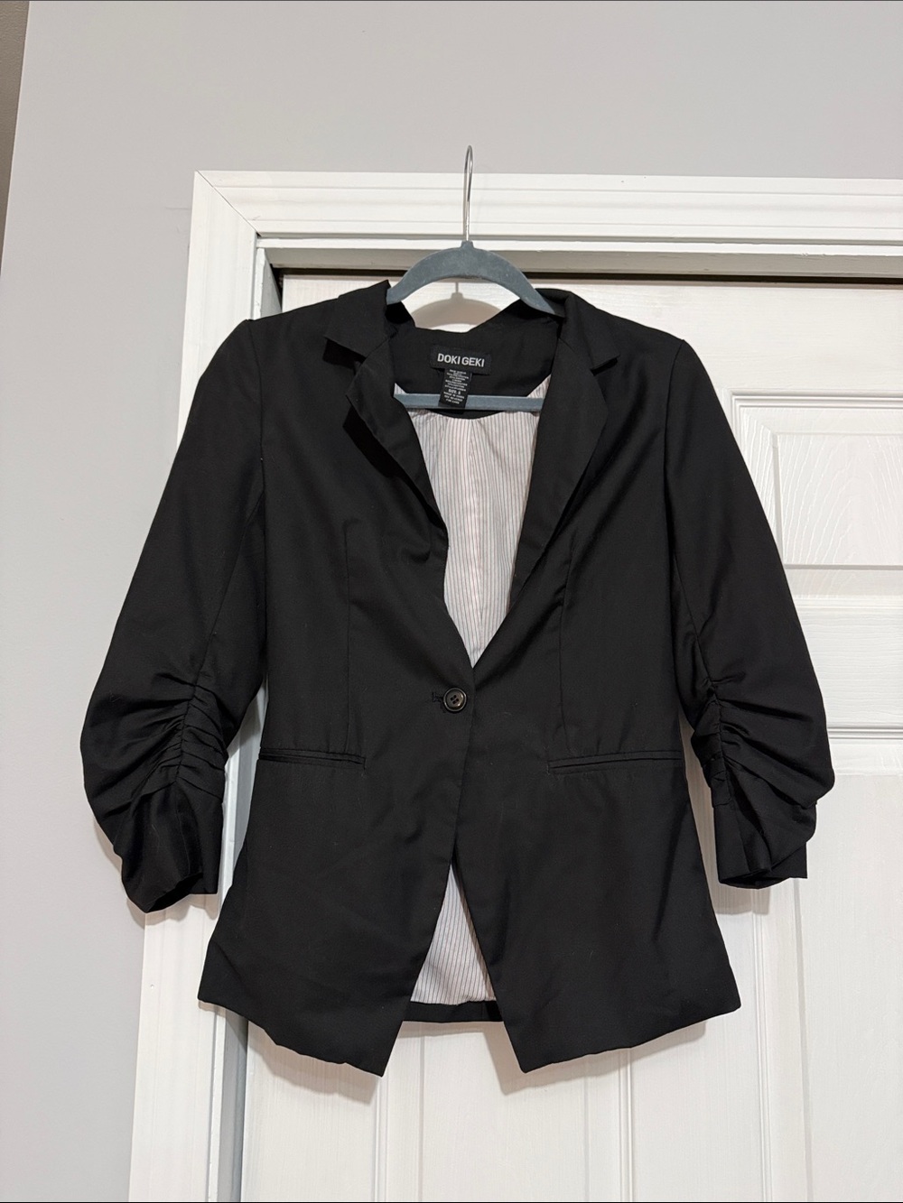 Doki Geki Black Ruched-Sleeve Blazer Jacket - Women's